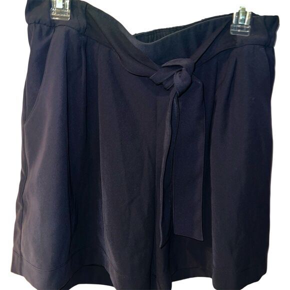 Lululemon Noir Short Womens Sz 12 Black Belted Tie Waist Pockets Casual - Picture 1 of 9